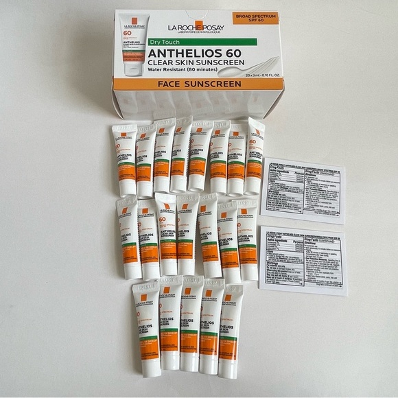 La Roche Posay Anthelios 60 Clear Skin Sunscreen Box of 20 Tubes 0.10 fl oz - Picture 1 of 9